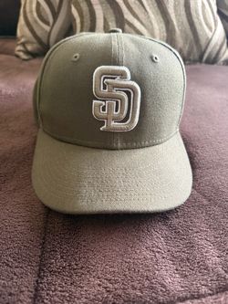 Men’s SD Padres New Era Olive color fitted hat