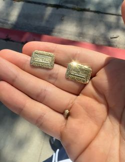 10k gold earrings