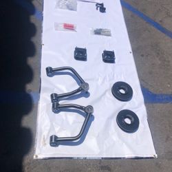 NEW LIFT KIT 3 INCH FROM READY LIFT TUNDRA 2022
