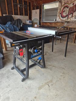 Delta 36-5052T2 heavy-duty contractor table saw