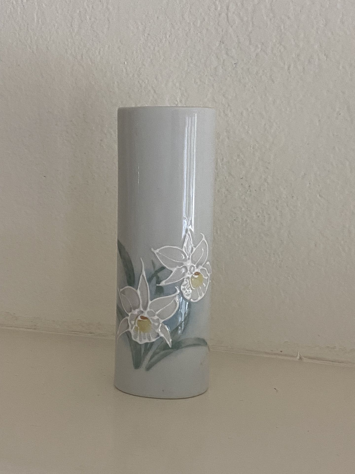 vintage flower vase 🌸