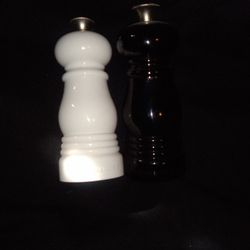 Le Creuset Salt And Pepper Shakers