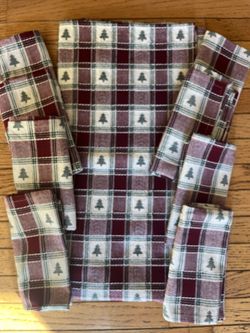 Christmas Tablecloth And Napkins Set