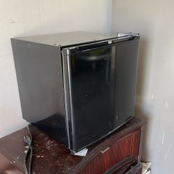 mini fridge 