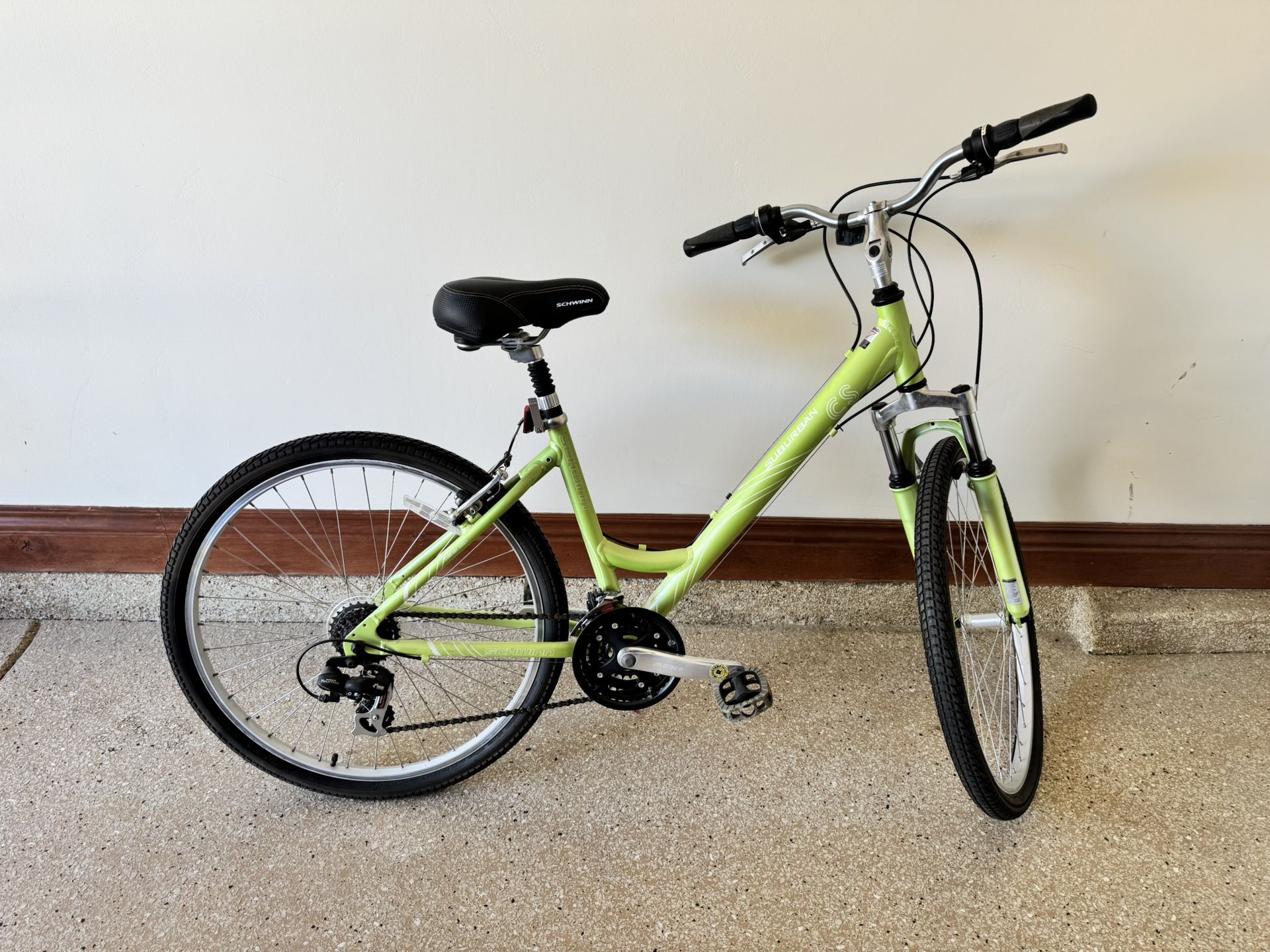 Ladies Schwinn Suburban Bike