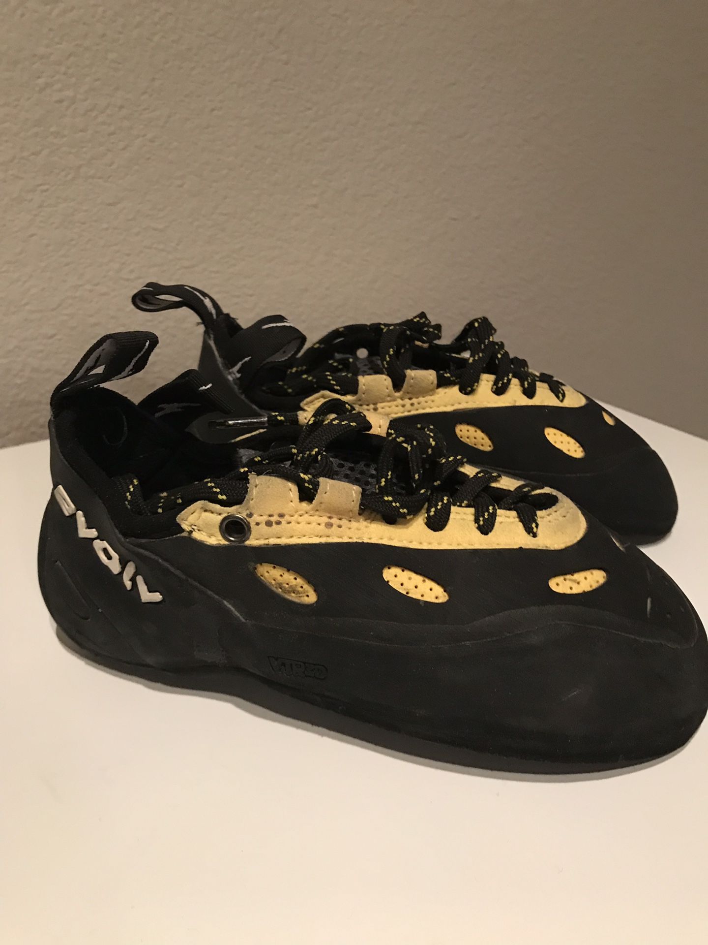 Evolv Trax-XT5 Rock Climbing Shoes