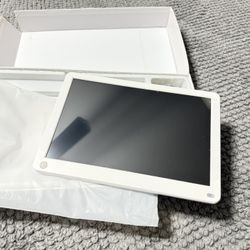 WiFi digital photo frame with touchscreen, IPS LCD panel, 16GB built-in memory, wall mountable, vertical and horizontal orientation, for instant momen