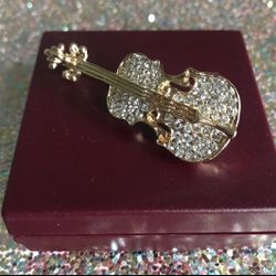 Violin Brooch