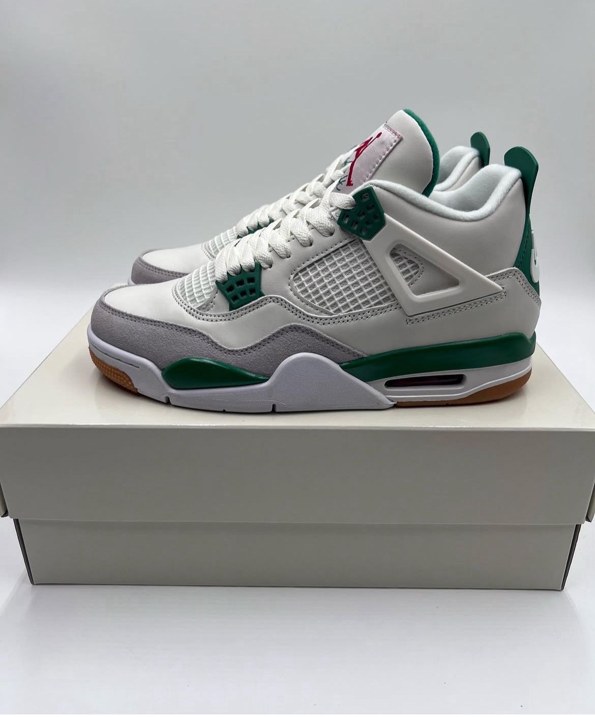 SB Green Jordan 4 Retro