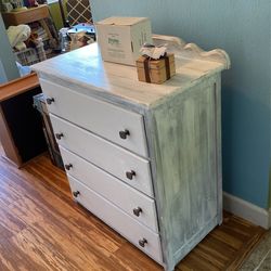 Beautiful Vintage Sonoma Country Elm Style Shabby Chic 4 Drawer Dresser 