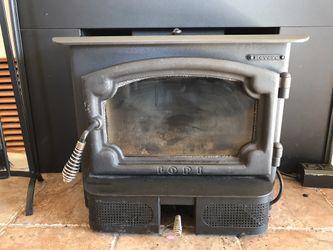 Lopi Revere Wood stove insert w/ blower for Sale in Camas, WA - OfferUp