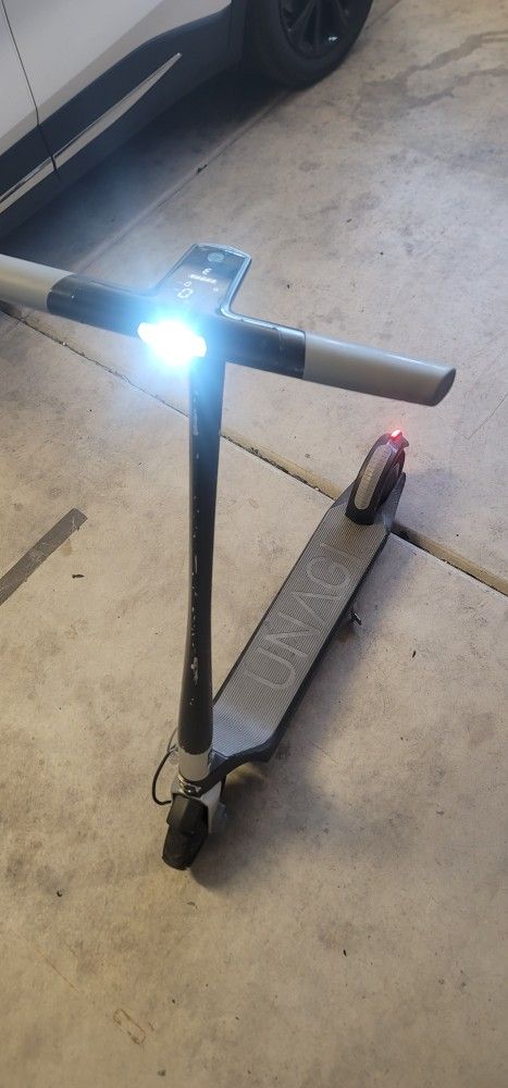 UNAGI SCOOTER