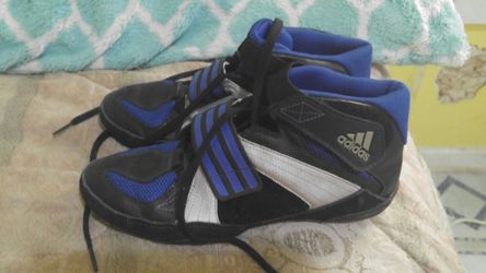 Wrestling shoes