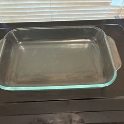 Pyrex clear cookware