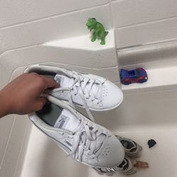 Women’s Pumas Size 7.5