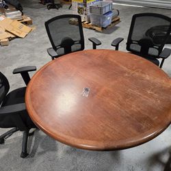 Round Meeting Table And 3 Chairs