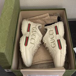 Gucci Authentic Shoes Size 7 Men & Size 8.5 Women