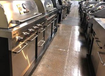 Brand New BBQ Grills and Smokers X1NN
