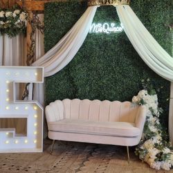 Renta De Thtone Chairs  