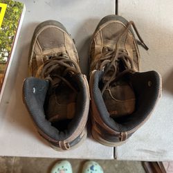 Youth: Size 4 Hiking Boots 