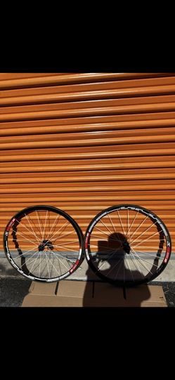 Carbon DT Swiss RRC525 Tubbie wheelset