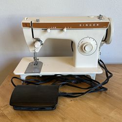 Vintage Singer 247 Heavy Duty Sewing Machine