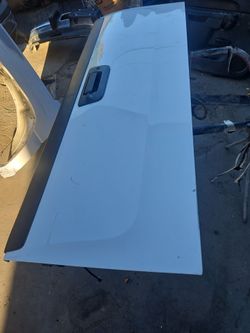 GM tailgate available 2008 silverado