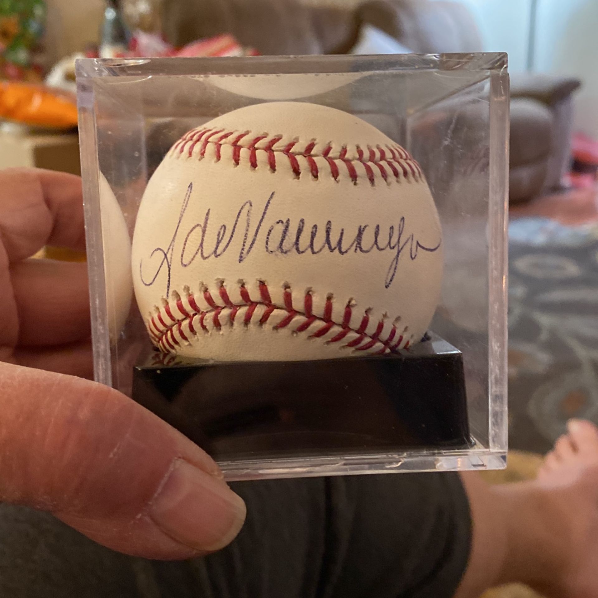 Baseball Autographed By Fernando Valenzuela