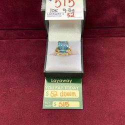10K Gold Topaz Ring Size 8. : 9.3grams