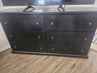 Bleck dresser solid wood 6 drawer
