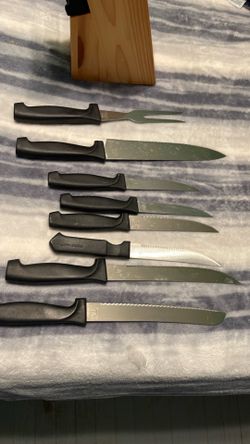 Knives and knife block
