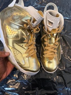Air Jordan 6 Metallic Gold Sneakers