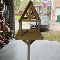 Bird/squirrel Feeder