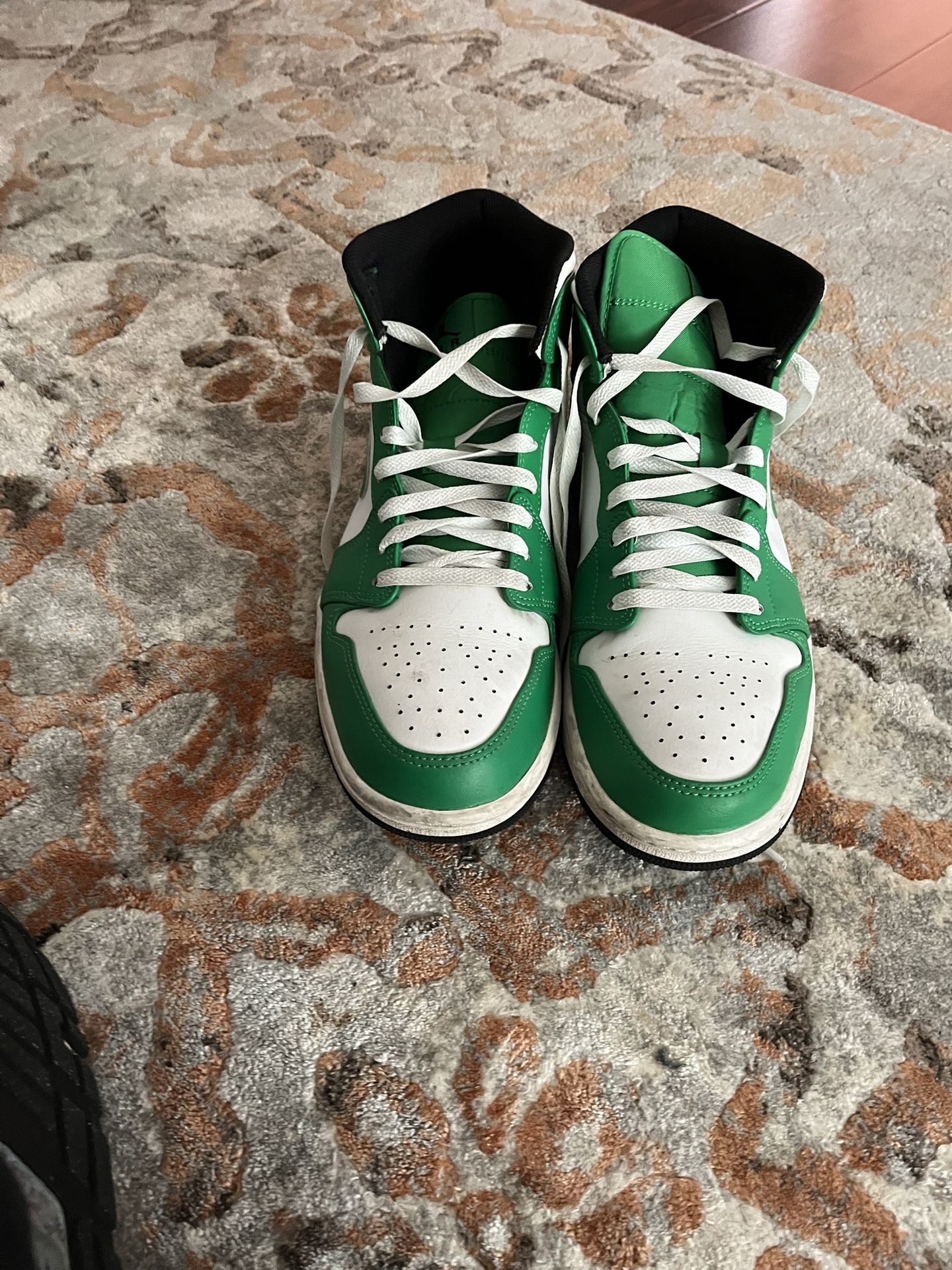 Jordan 1 Mid