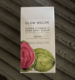 NEW GLOW RECIPE GUAVA VITAMIN C DARK SPOT SERUM FULL SIZE $25!