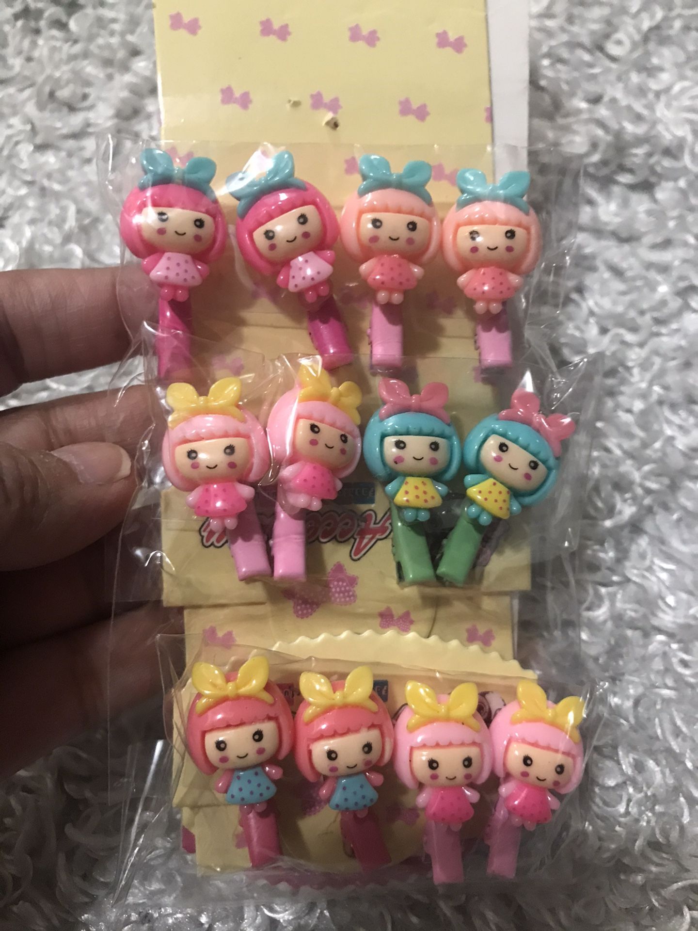 6 pair of cute clips for girls