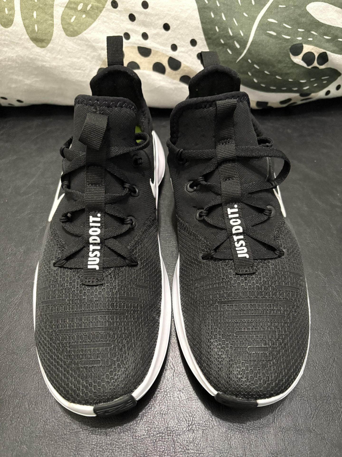 New Men’s Training Nikes Size 7.5