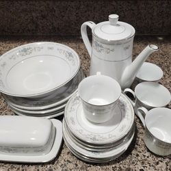 Diane Fine China, Made In Japan