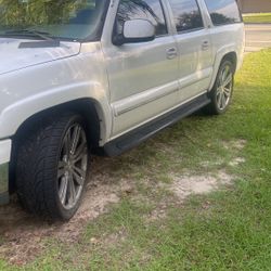 02 Suburban 