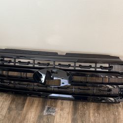 Front Upper Grille Platinum Style Compatible with 2023 ,2024 ,2025 Ford F250 F350 Super Duty XL, XLT, Lariat, King rRanch, Platinum, Limited Grill Rep