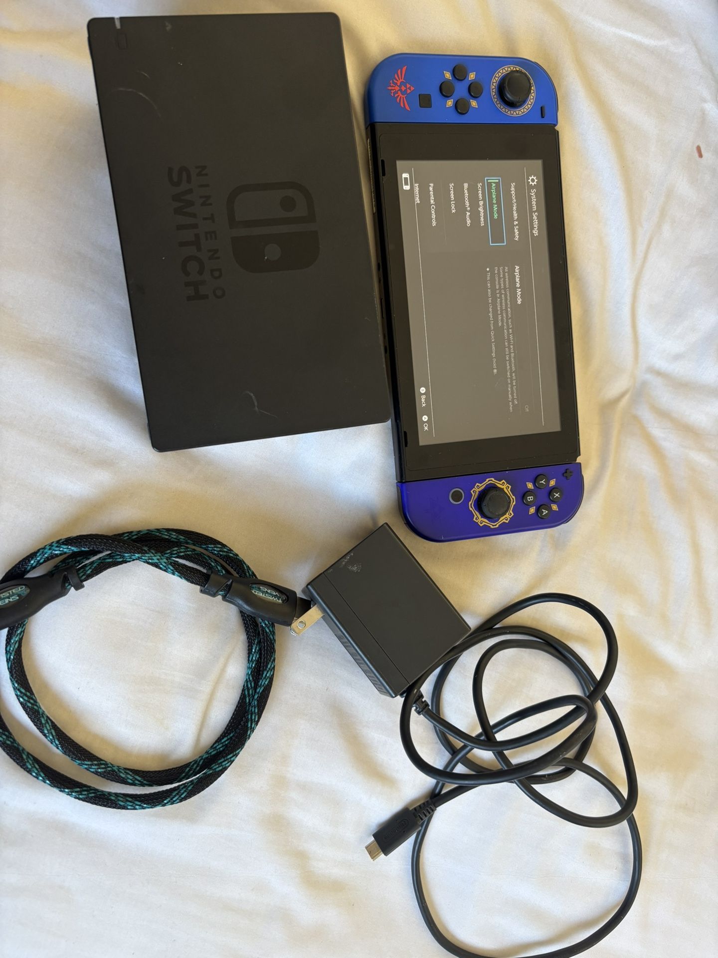 Nintendo Switch 1 (Zelda Joycons)