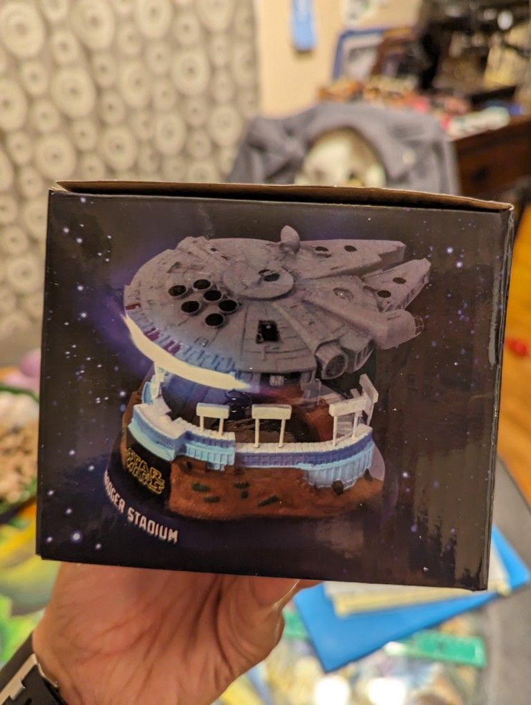 Star Wars Dodgers Bobblehead Millenium Falcon