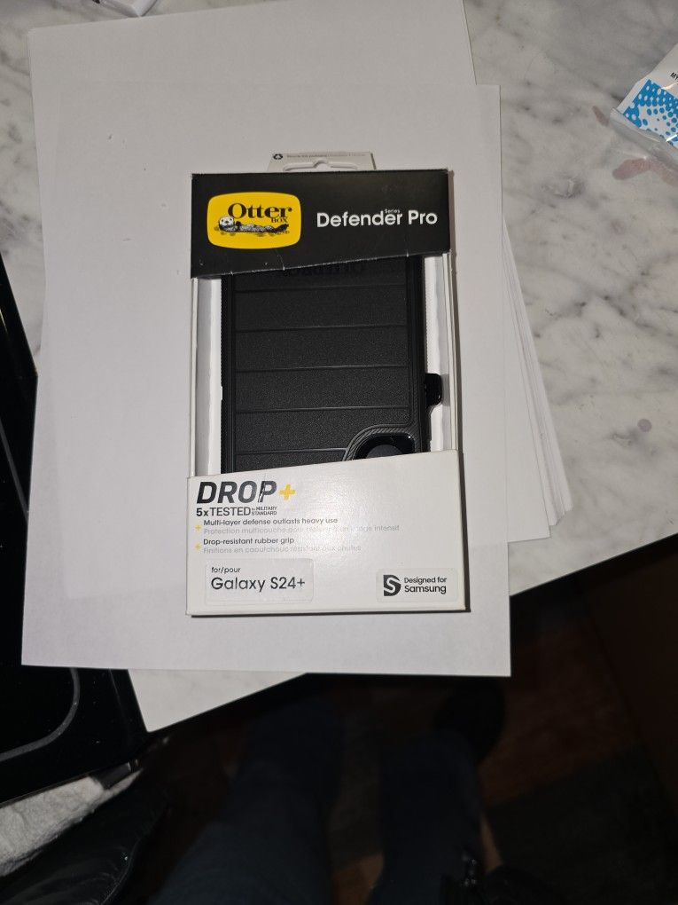 Brand NEW OTTER BOX DEFENDER PRO