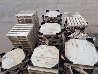 Small recycled wood Pallet