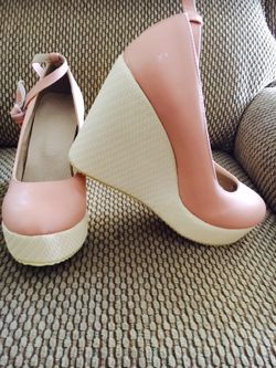 Cream white and pinkish wedge