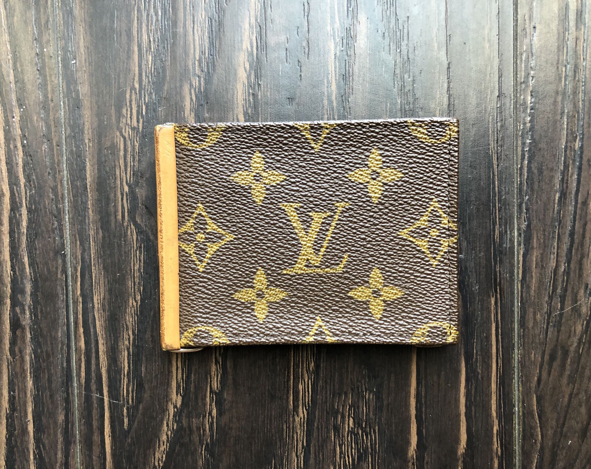 lv clip wallet