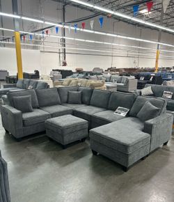 Large Gray Fabric Sectional Sofa with Ottoman