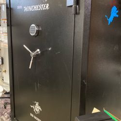 Winchester Safe. $950