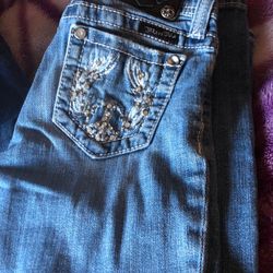 Girls size 7 Miss Me jeans 👖 great for all seasons