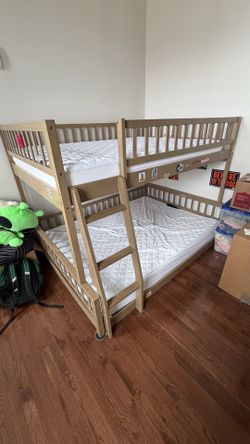 Sturdy & Nearly New Bunk Bed - Queen & Full